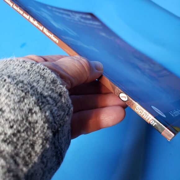 Painting Small Figures Ancient & Medieval Warriors  Mike Davidson PB Book - Picture 3 of 11